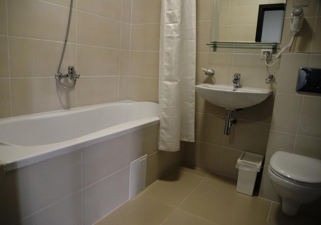 Rakhiv Hotel & Apartments Ruang foto