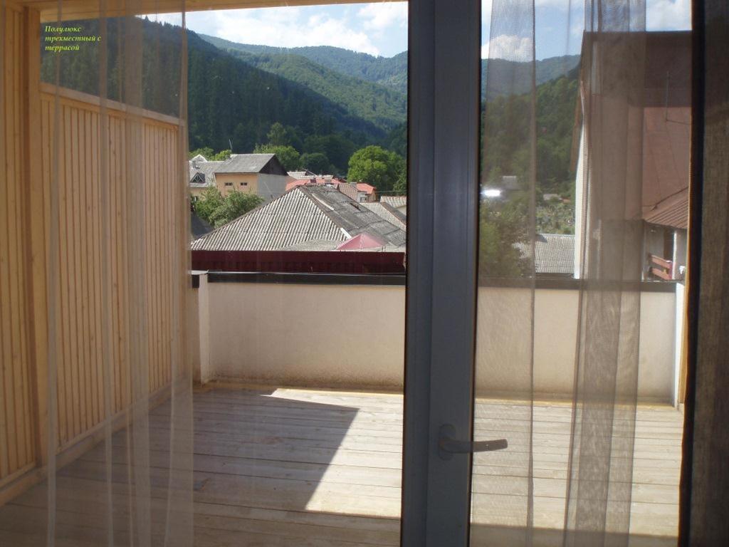 Rakhiv Hotel & Apartments Bagian luar foto