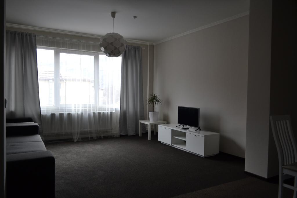 Rakhiv Hotel & Apartments Bagian luar foto