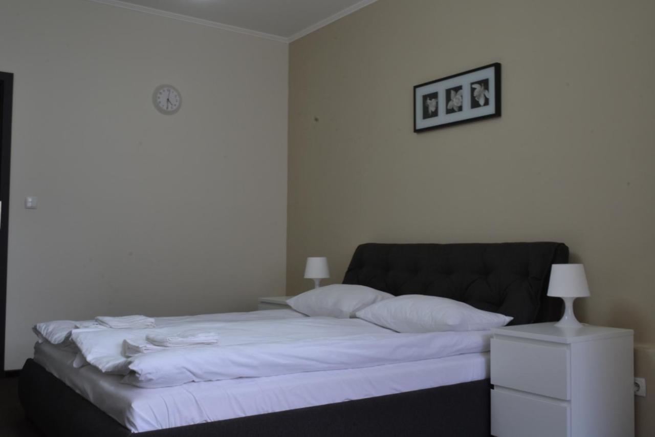 Rakhiv Hotel & Apartments Bagian luar foto