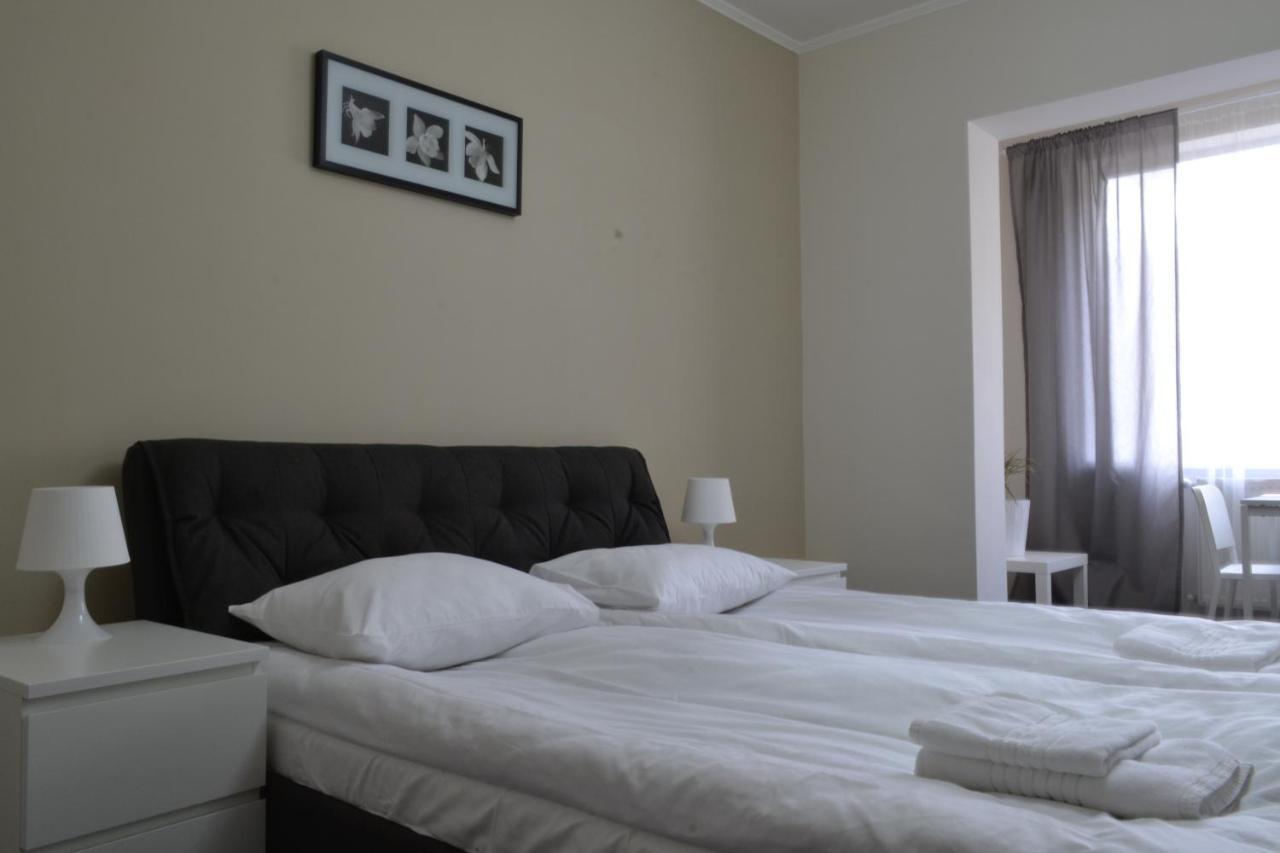Rakhiv Hotel & Apartments Bagian luar foto